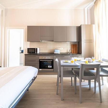Easylife - Accogliente Residenza A Due Passi Dal Duomo Daire Milano Dış mekan fotoğraf